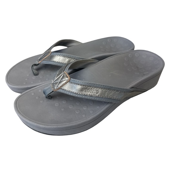 Women's Vionic High Tide Silver Metallic Leather Platform Thongs - Picture 1 of 8